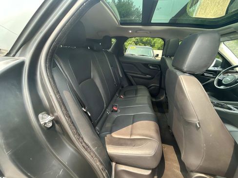 Used 2017 Jaguar F-PACE Premium image 17