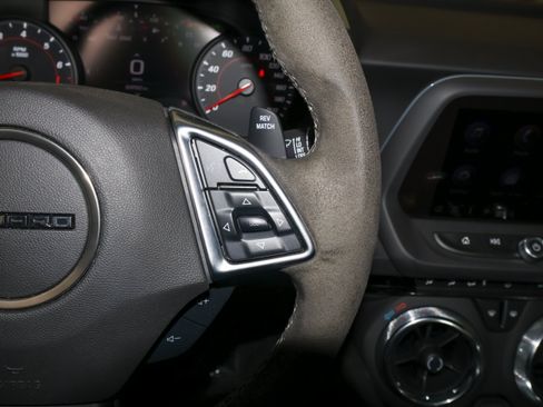 Used 2019 Chevrolet Camaro SS RWD image 31