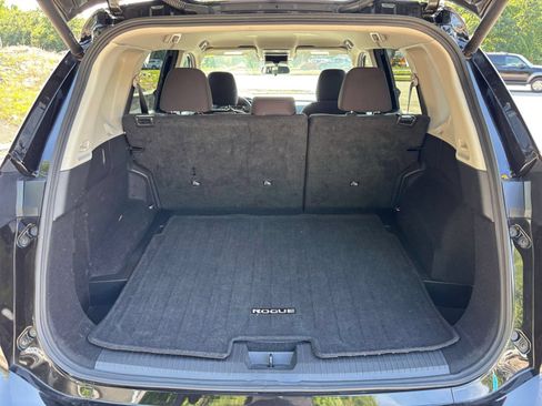 Used 2025 Nissan Rogue SV FWD image 28