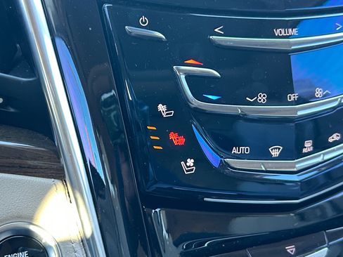 Used 2020 Cadillac Escalade ESV Luxury image 25