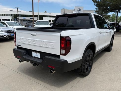 Certified 2026 Honda Ridgeline Black Edition image 4