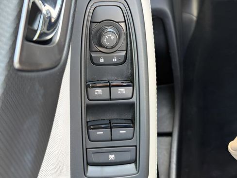Used 2023 Subaru Forester Premium AWD/4WD image 17