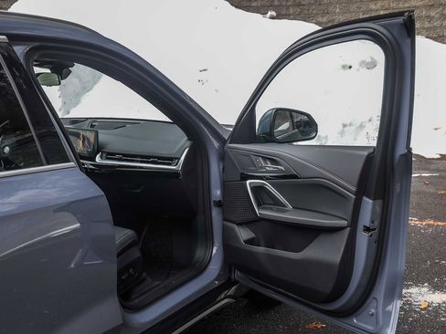 Used 2025 BMW X1 xDrive28i w/ Technology Package AWD/4WD image 18