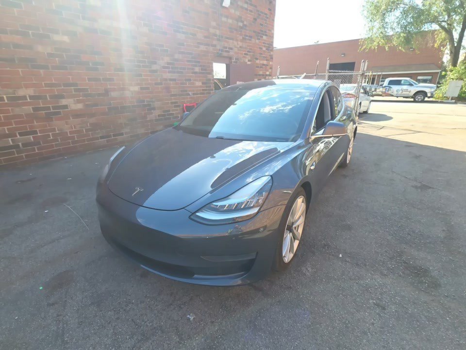 Used 2020 Tesla Model 3 Standard Range RWD image 2