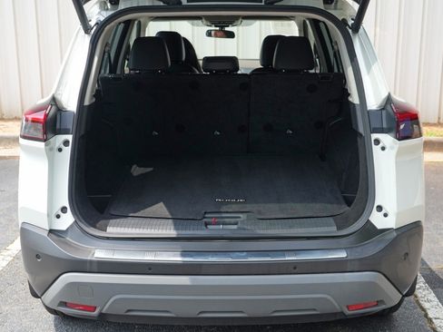 Used 2023 Nissan Rogue SV w/ SV Premium Package FWD image 9