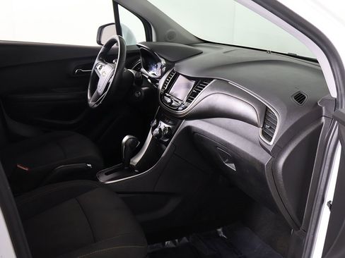 Used 2020 Chevrolet Trax LT image 20