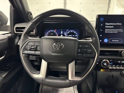 Used 2026 Toyota 4Runner Limited AWD/4WD image 18