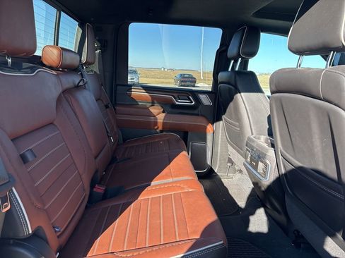 Used 2025 GMC Sierra 3500 Denali Ultimate image 17