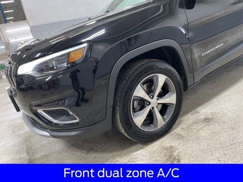 Used 2019 Jeep Cherokee Limited image 12