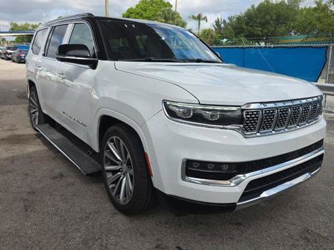 Used 2023 Jeep Grand Wagoneer Series II AWD/4WD image 3