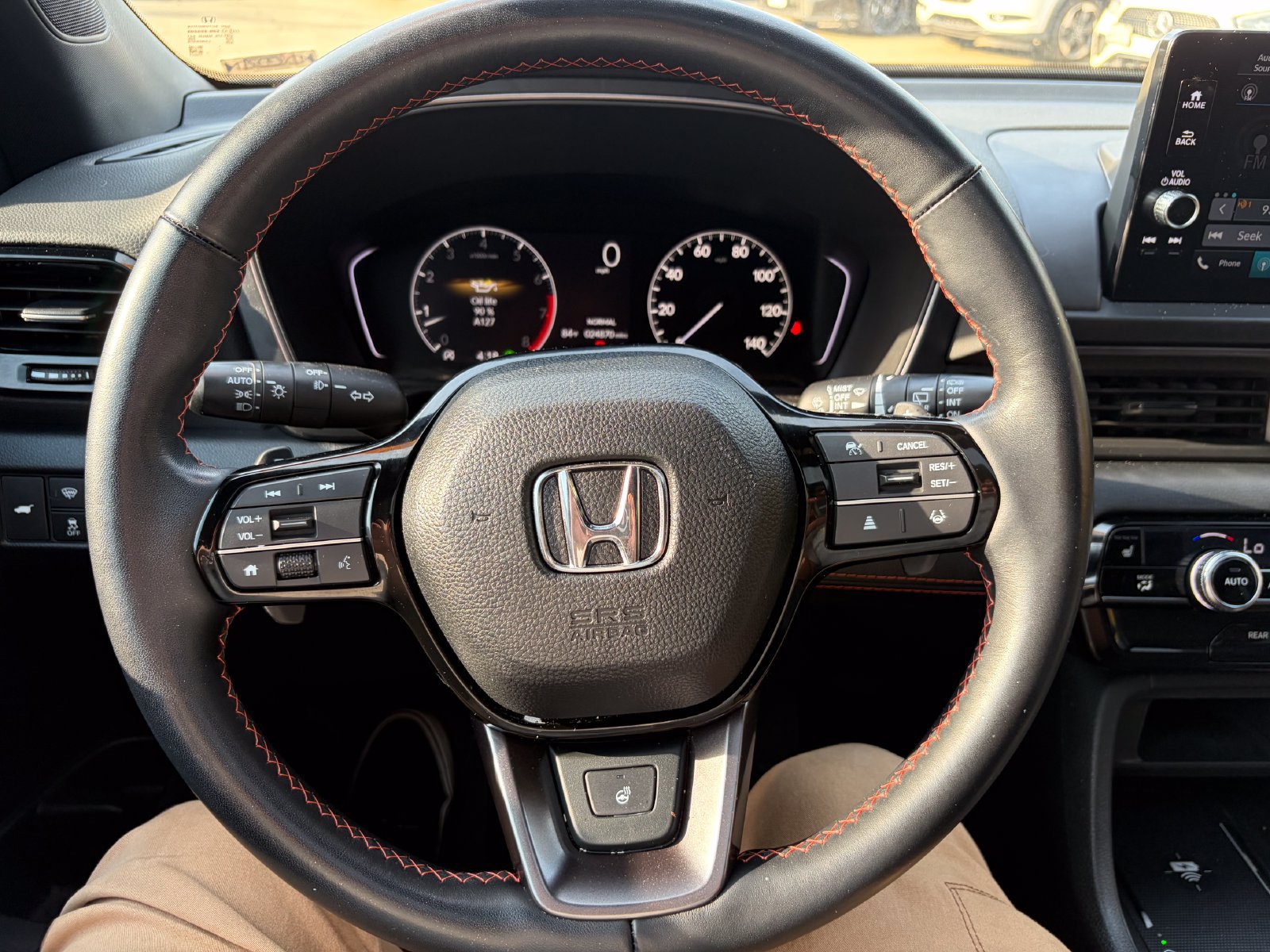 Used 2025 Honda Pilot TrailSport image 25