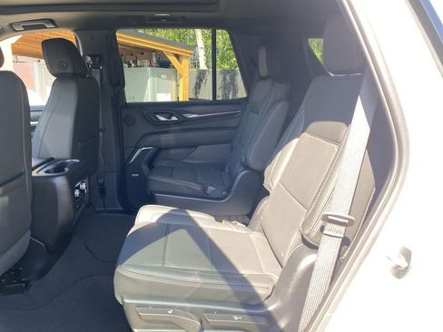 Used 2024 GMC Yukon Denali AWD/4WD image 16