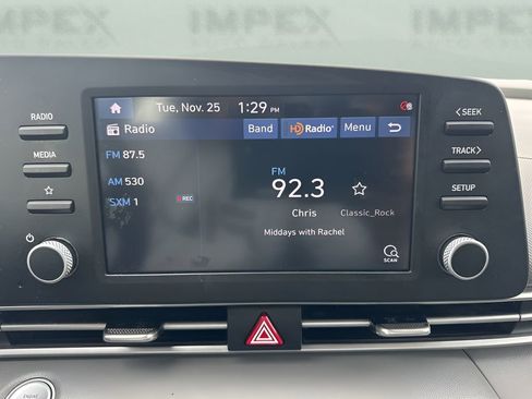 Used 2023 Hyundai Elantra SEL image 16