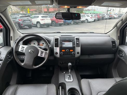 Used 2020 Nissan Frontier PRO-4X w/ Pro-4x Utility Package image 16