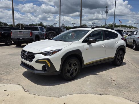 Used 2024 Subaru Crosstrek 2.5i Sport AWD/4WD image 3