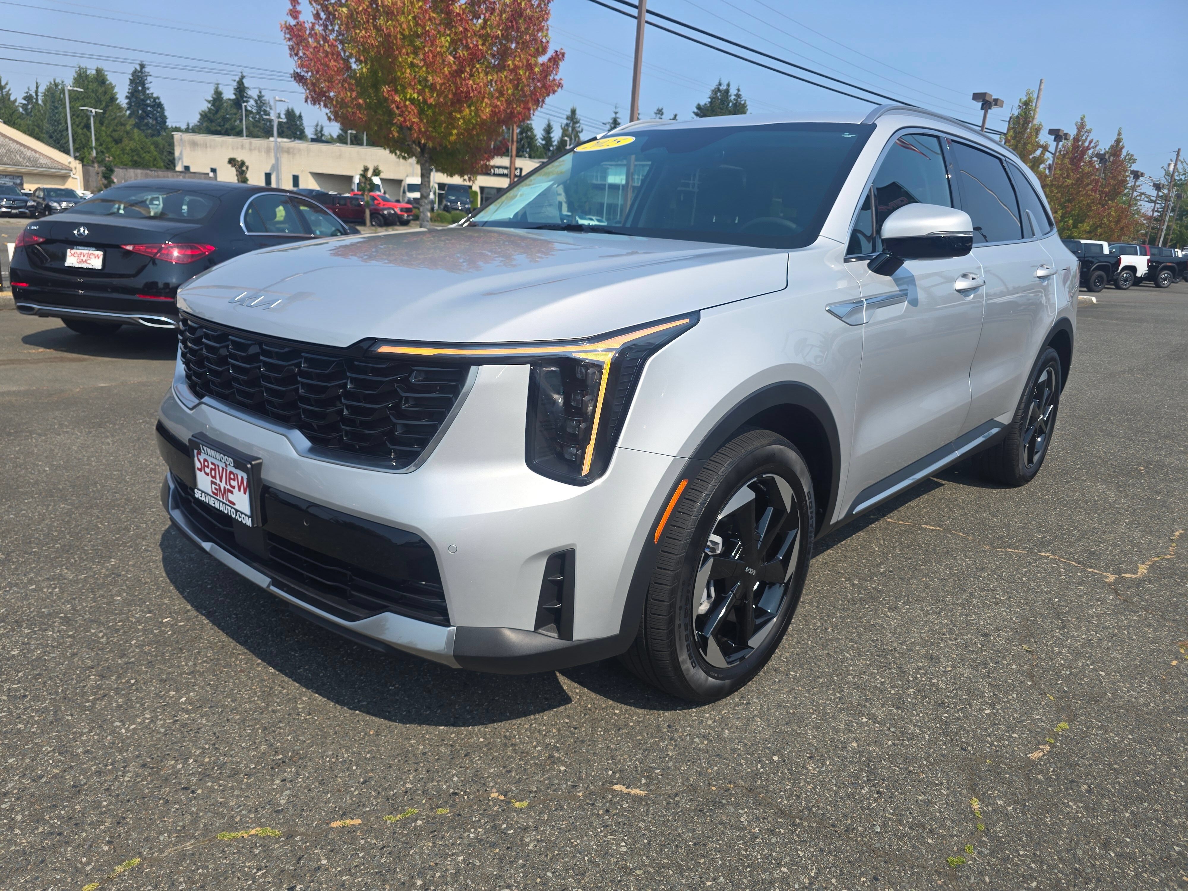 Used 2025 Kia Sorento EX AWD/4WD image 3