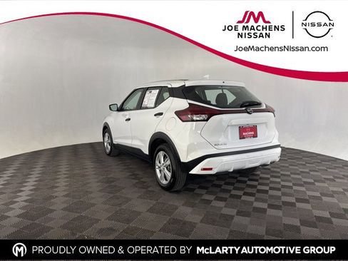 Used 2022 Nissan Kicks S image 8