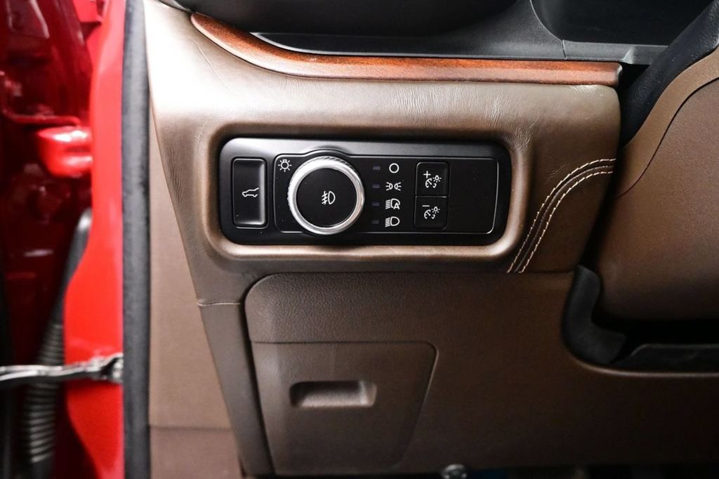 Used 2024 Ford Explorer King Ranch w/ Technology Package AWD/4WD image 23