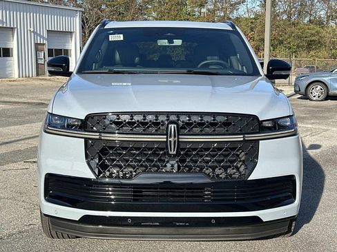 New 2025 Lincoln Navigator Reserve w/ Jet Appearance Package image 2