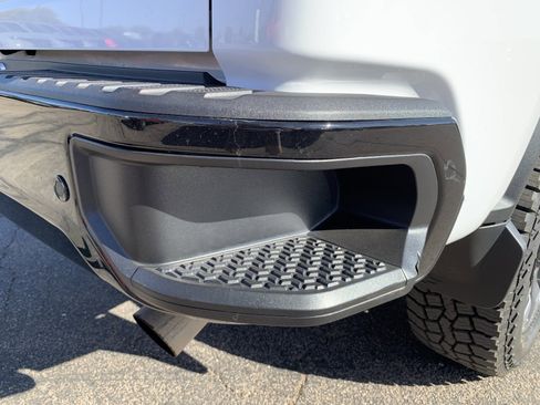 Used 2024 Chevrolet Silverado 2500 Custom w/ Custom Value Package image 10