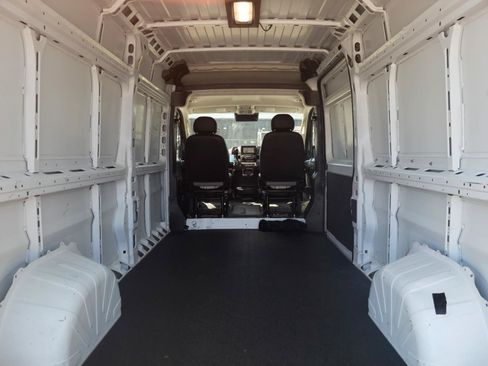 Used 2024 RAM ProMaster 2500 w/ Convenience Group FWD image 13