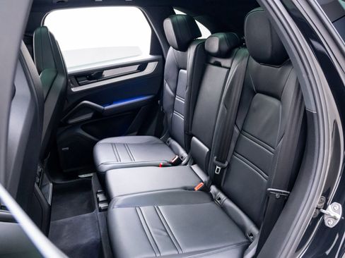 Used 2024 Porsche Cayenne S image 17