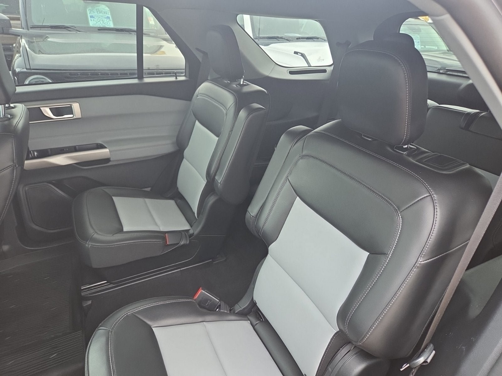 Certified 2023 Ford Explorer XLT w/ Equipment Group 202A AWD/4WD image 6