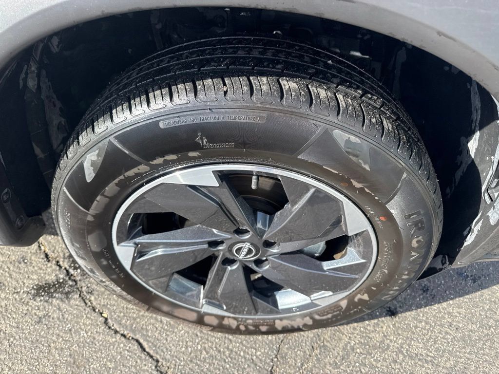 Used 2026 Nissan Rogue SV AWD/4WD image 7