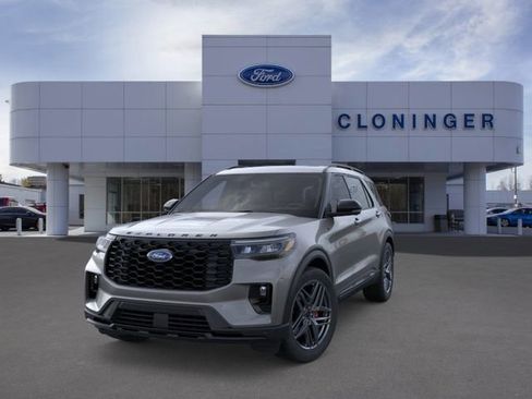 New 2026 Ford Explorer ST-Line w/ ST-Line Street Pack AWD/4WD image 2