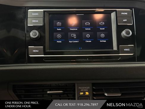 Used 2020 Volkswagen Jetta R-Line FWD image 30