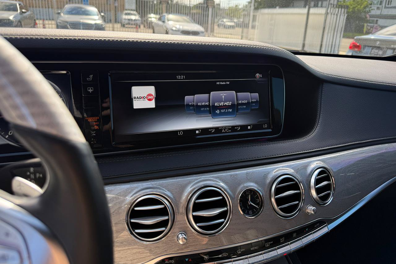Used 2016 Mercedes-Benz S 550 Sedan w/ Premium Package image 15