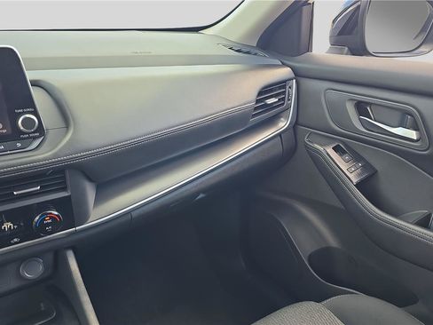 Used 2025 Nissan Rogue SV FWD image 24