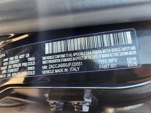 Used 2018 Jeep Renegade Latitude FWD image 11