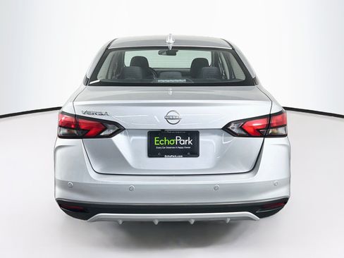 Used 2025 Nissan Versa SV FWD image 7