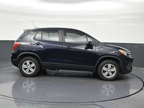 Used 2022 Chevrolet Trax LS AWD/4WD image 7