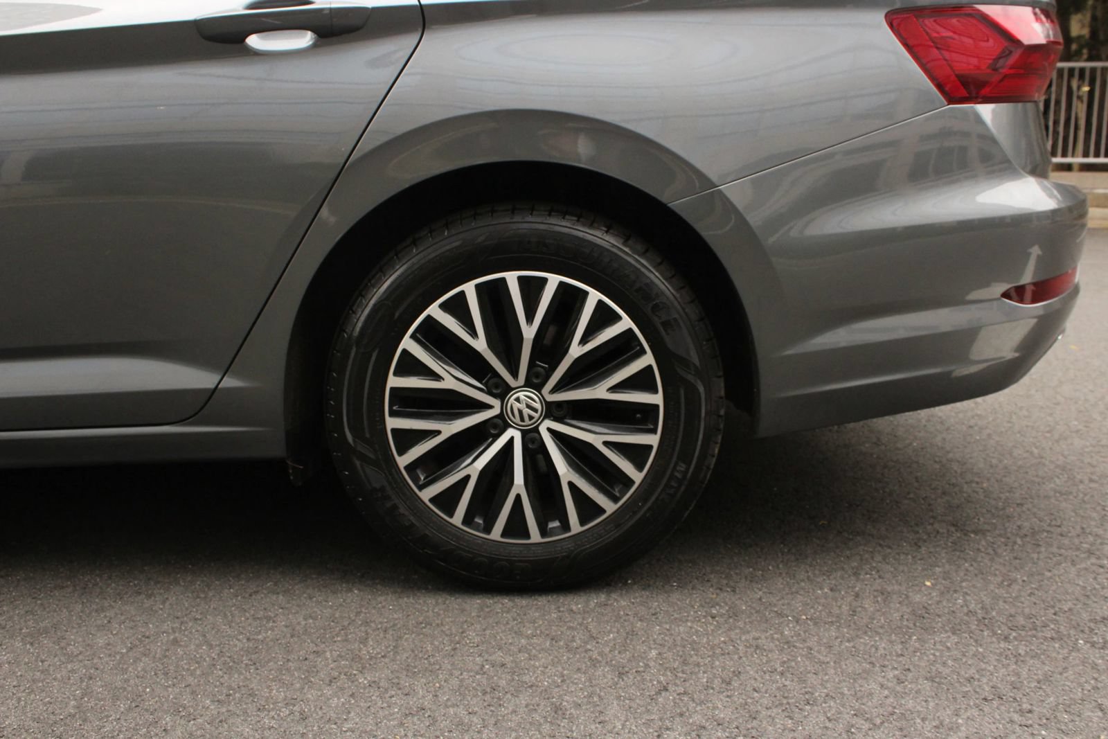Used 2021 Volkswagen Jetta R-Line FWD image 10