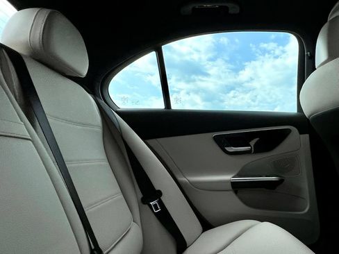 Certified 2022 Mercedes-Benz C 300 4MATIC Sedan image 10