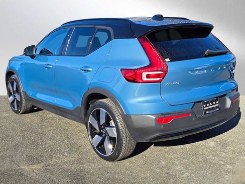 Used 2023 Volvo XC40 Recharge Ultimate image 5