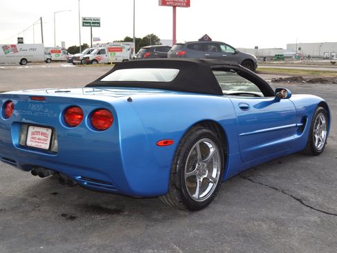 Used 2000 Chevrolet Corvette Convertible w/ Memory Pkg image 8
