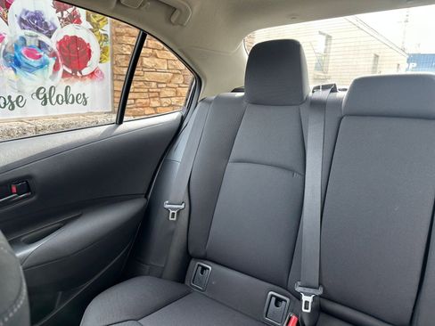 Used 2025 Toyota Corolla LE image 37