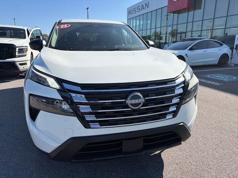 Certified 2025 Nissan Rogue S image 3