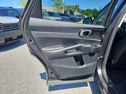 Used 2023 Kia Sorento S w/ Panoramic Sunroof Package FWD image 13