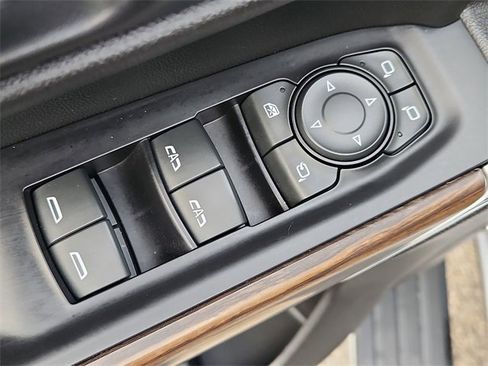 Used 2021 Chevrolet Silverado 1500 High Country w/ Technology Package image 24