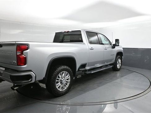Used 2020 Chevrolet Silverado 2500 High Country w/ Technology Package image 11