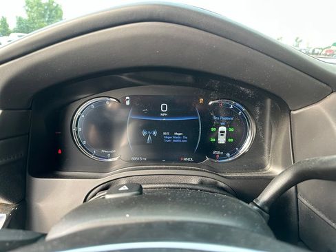 Used 2019 Cadillac Escalade Platinum AWD/4WD image 14