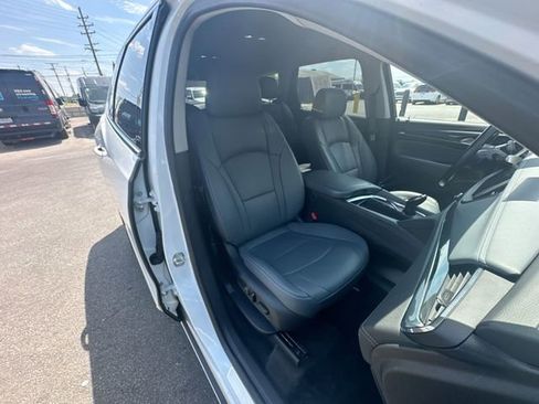 Used 2020 Buick Enclave Essence w/ Sound and Sites Package FWD image 27