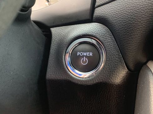 Used 2025 Toyota RAV4 XLE AWD/4WD image 25