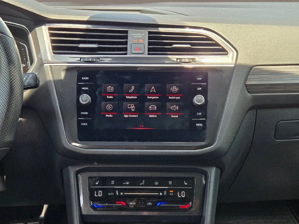 Used 2024 Volkswagen Tiguan SEL R-Line AWD/4WD image 18