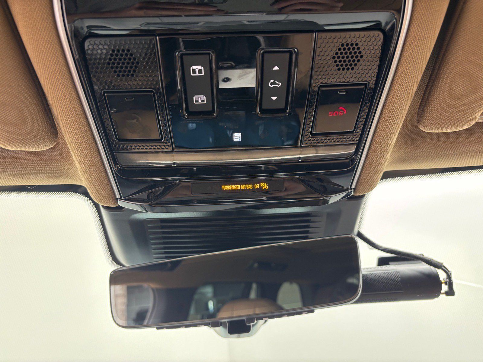 Used 2024 Land Rover Range Rover SE AWD/4WD image 12