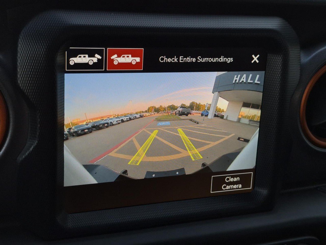Used 2023 Jeep Gladiator Mojave AWD/4WD image 28